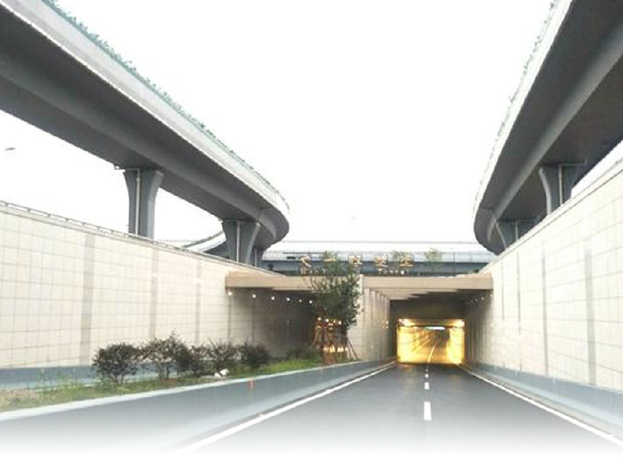 根据规划,杭州在建快速路隧道超60公里,总投资200余亿元,将全部于